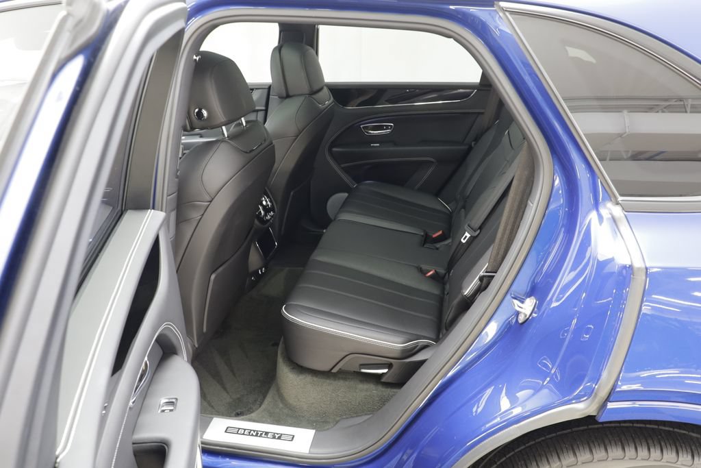 Used 2021 Bentley Bentayga AWD/4WD image 18