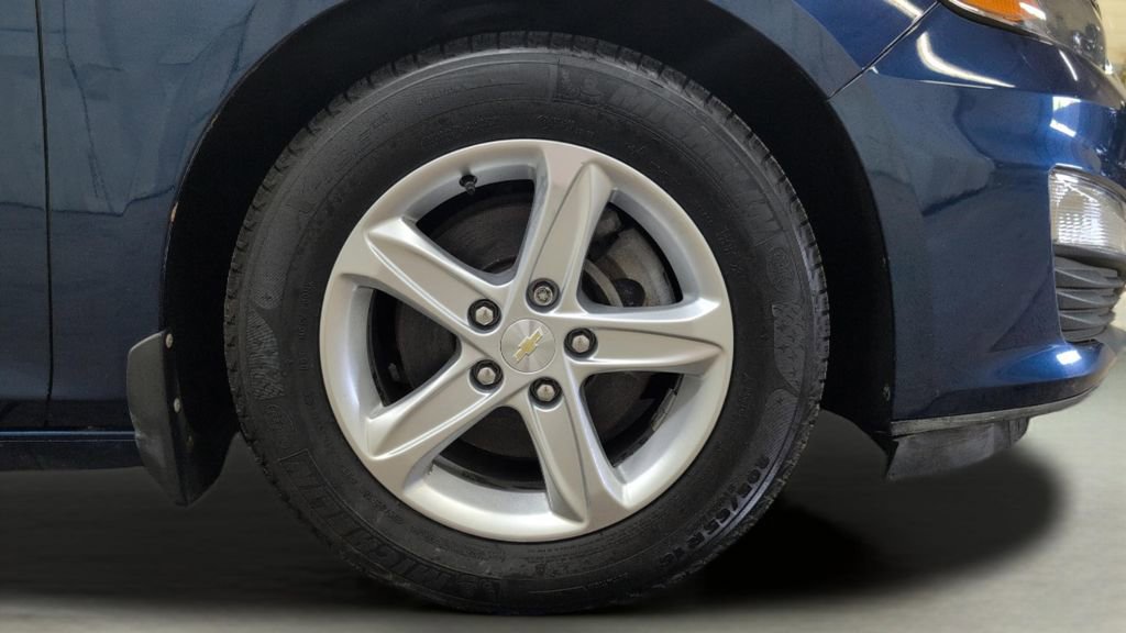 Used 2019 Chevrolet Malibu LS FWD image 25