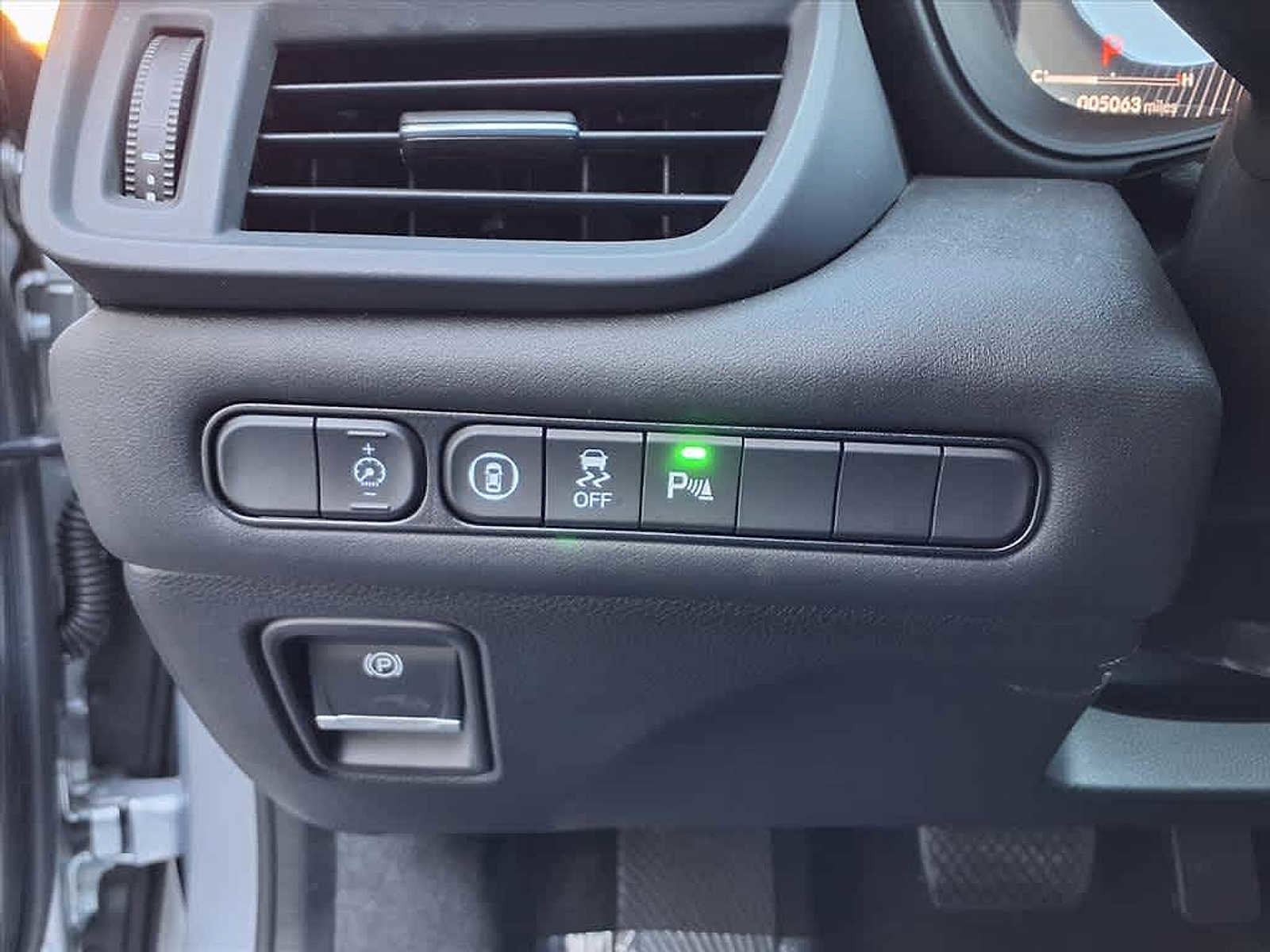 Certified 2025 Acura TLX w/ Technology Package image 14