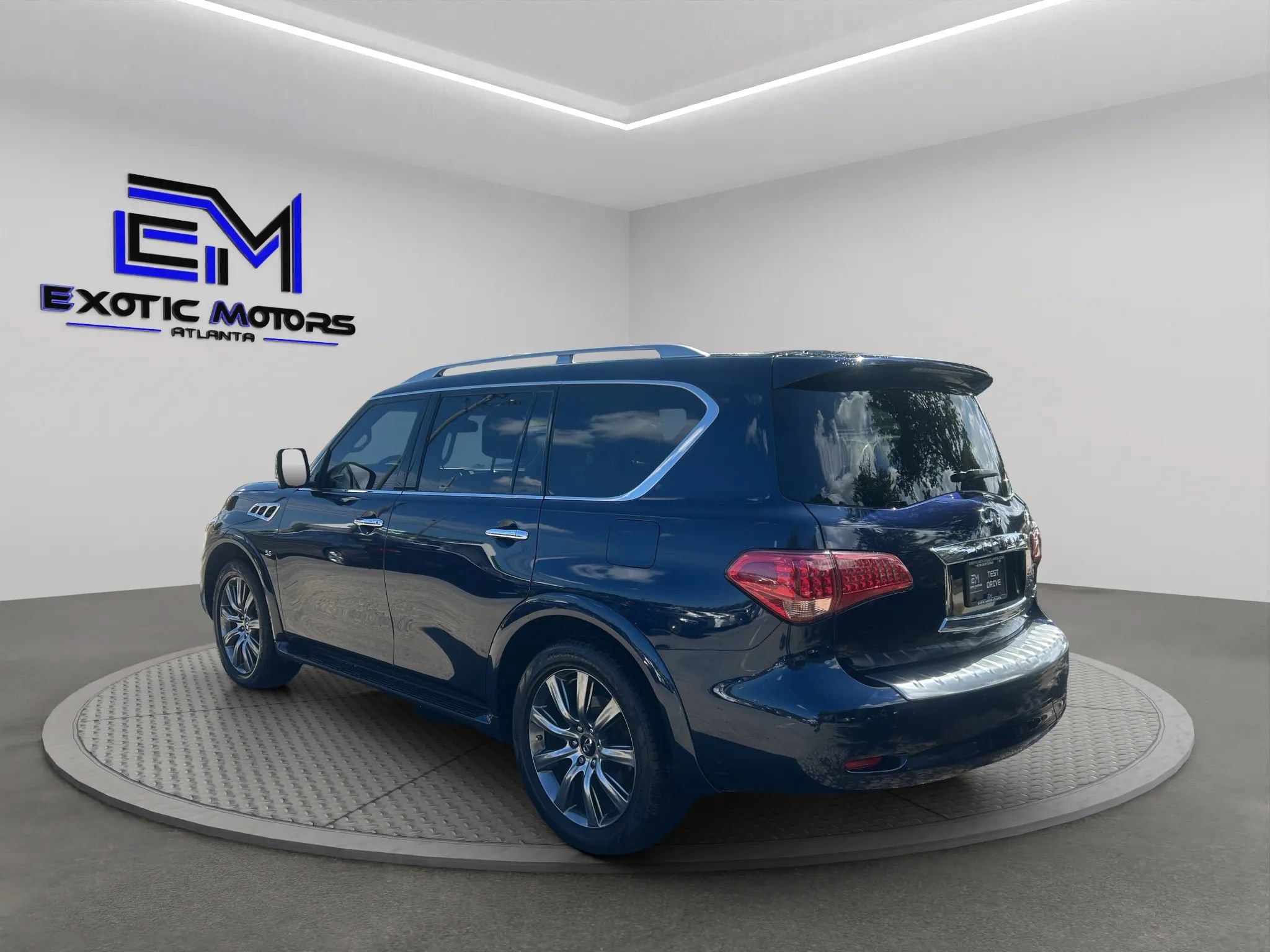 Used 2017 INFINITI QX80 Signature Edition RWD image 3