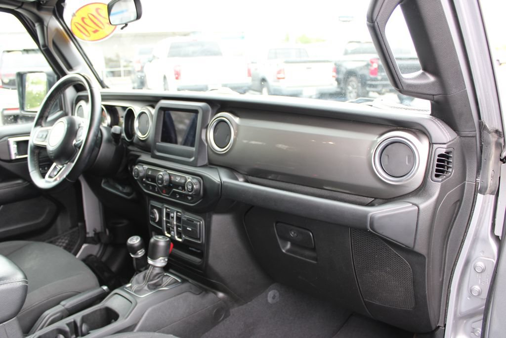 Used 2020 Jeep Wrangler Unlimited Sahara AWD/4WD image 27