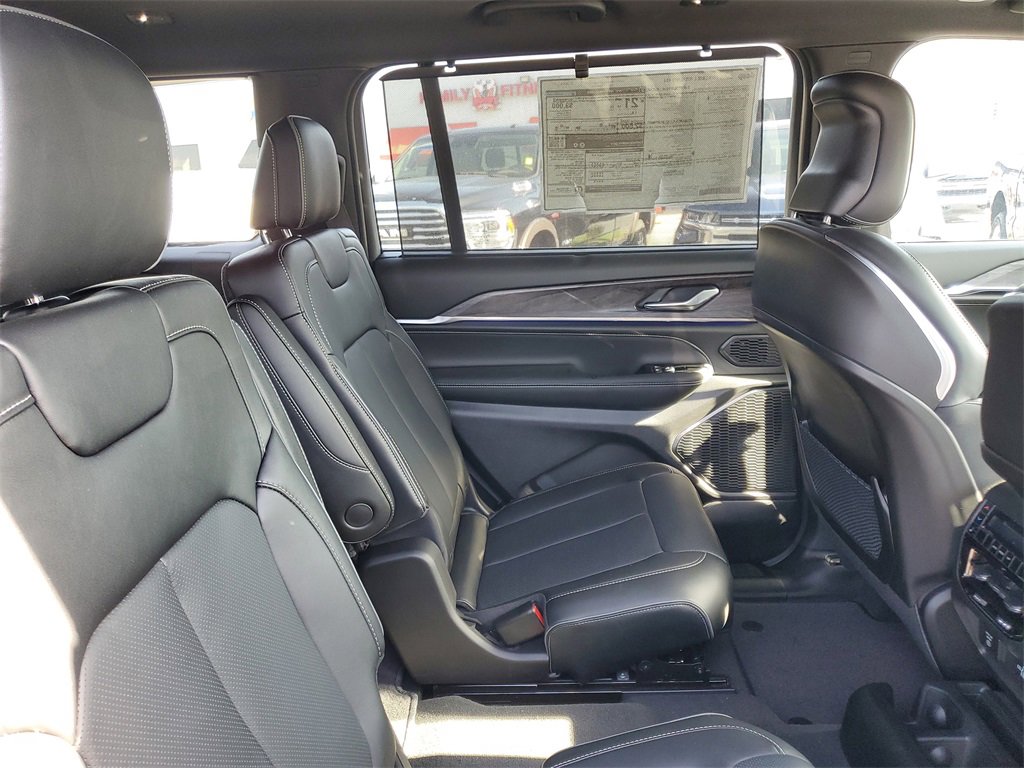 New 2025 Jeep Grand Cherokee L Overland w/ Advanced Protech Group III image 31