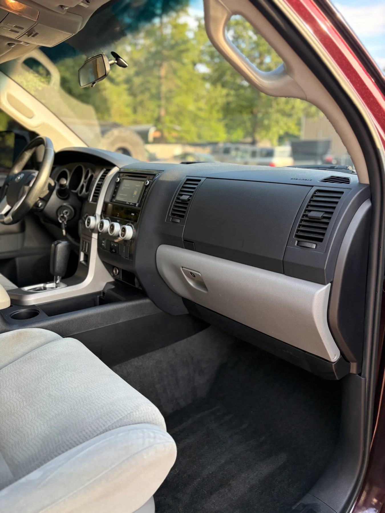 Used 2016 Toyota Sequoia SR5 AWD/4WD image 21