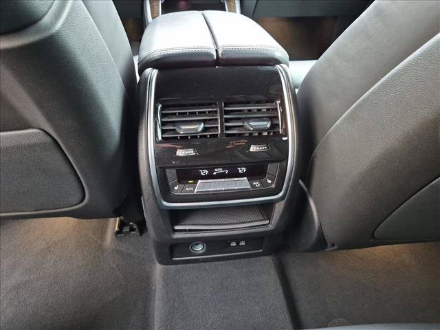 Used 2025 BMW X5 xDrive50e AWD/4WD image 18