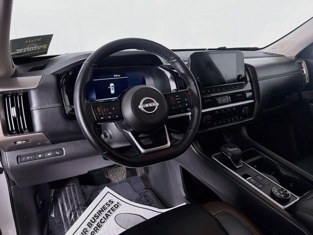 Used 2024 Nissan Pathfinder Platinum AWD/4WD image 9