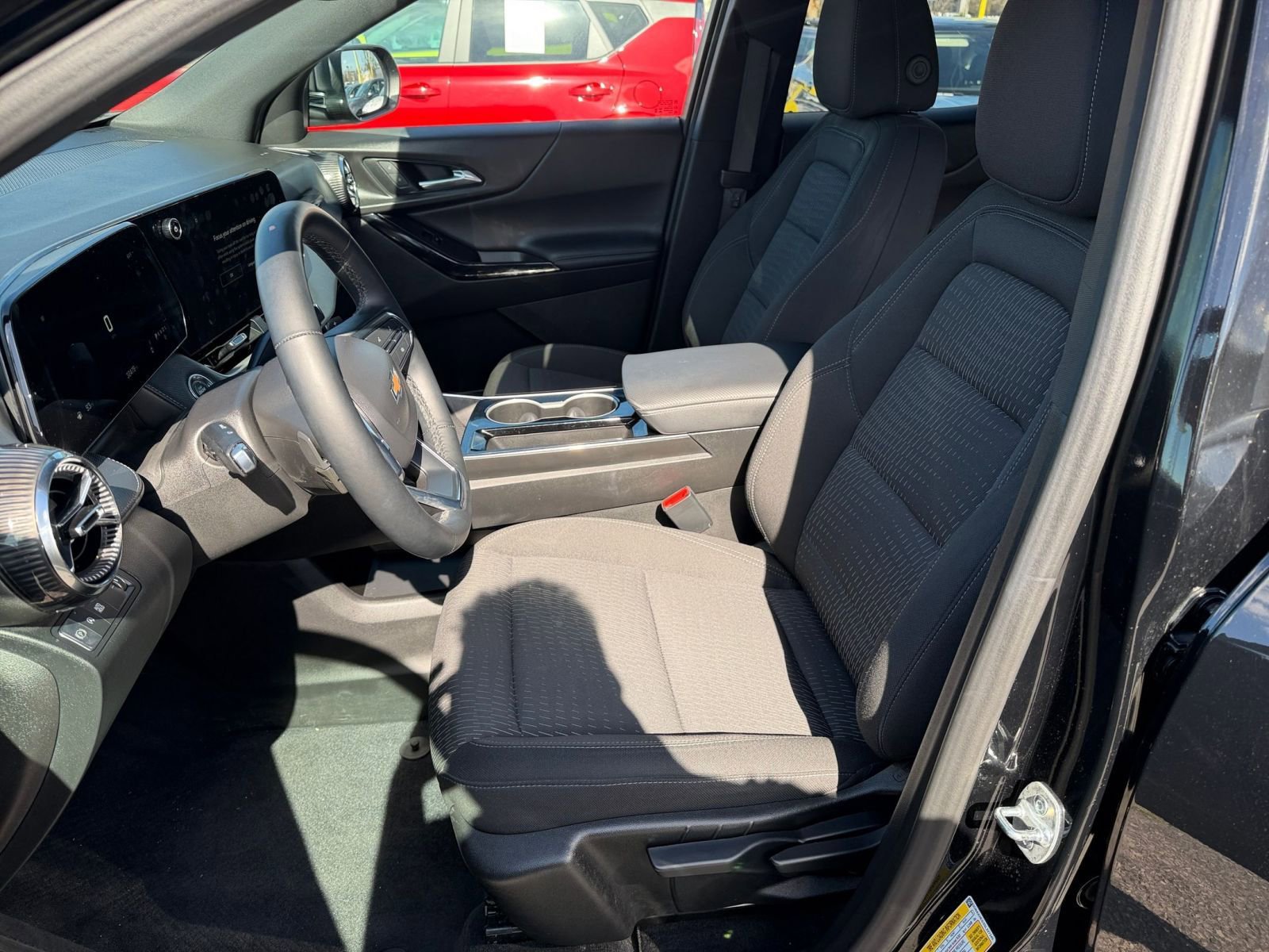 Used 2025 Chevrolet Equinox LT image 27