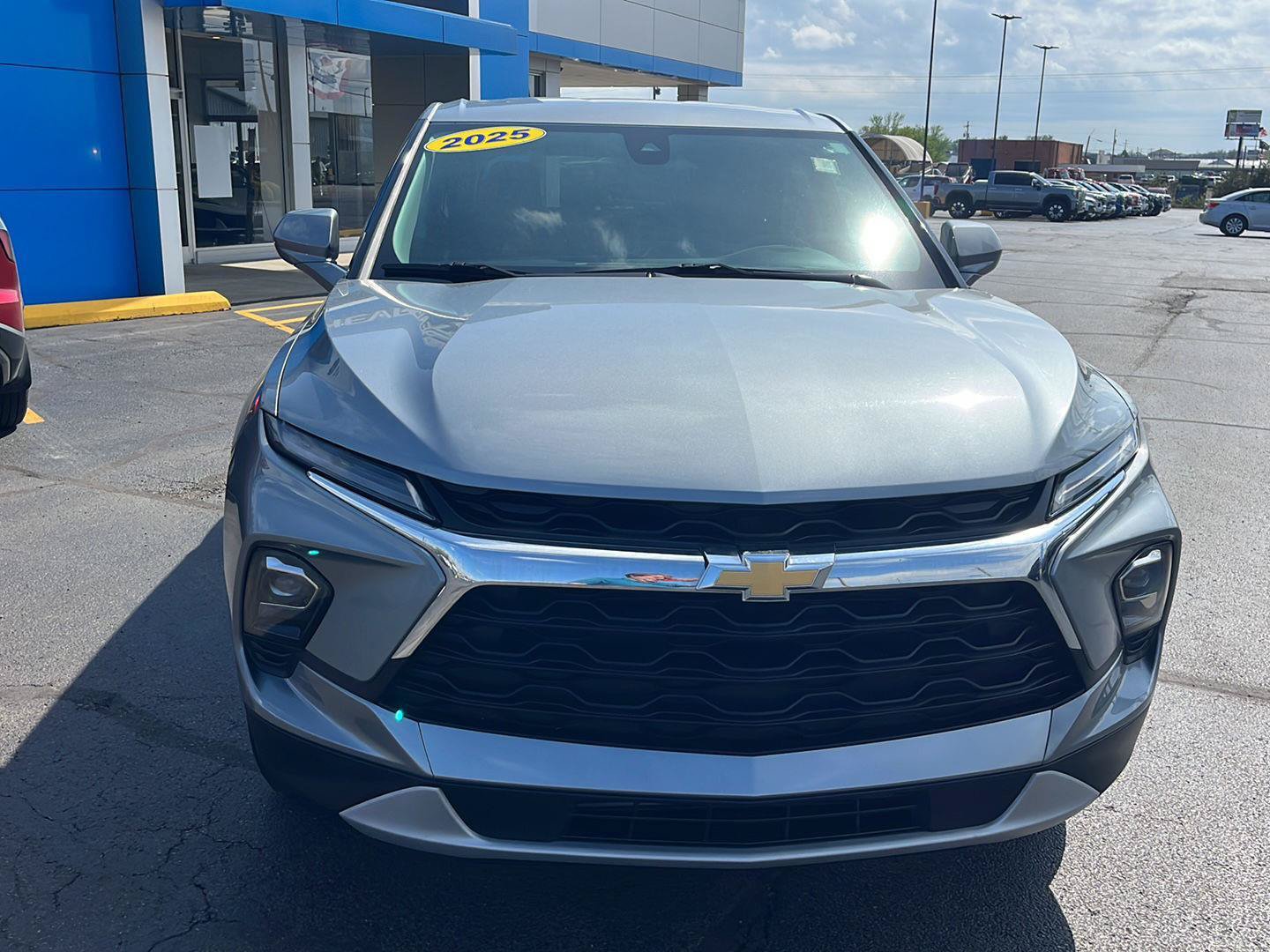 Used 2025 Chevrolet Blazer LT FWD image 8