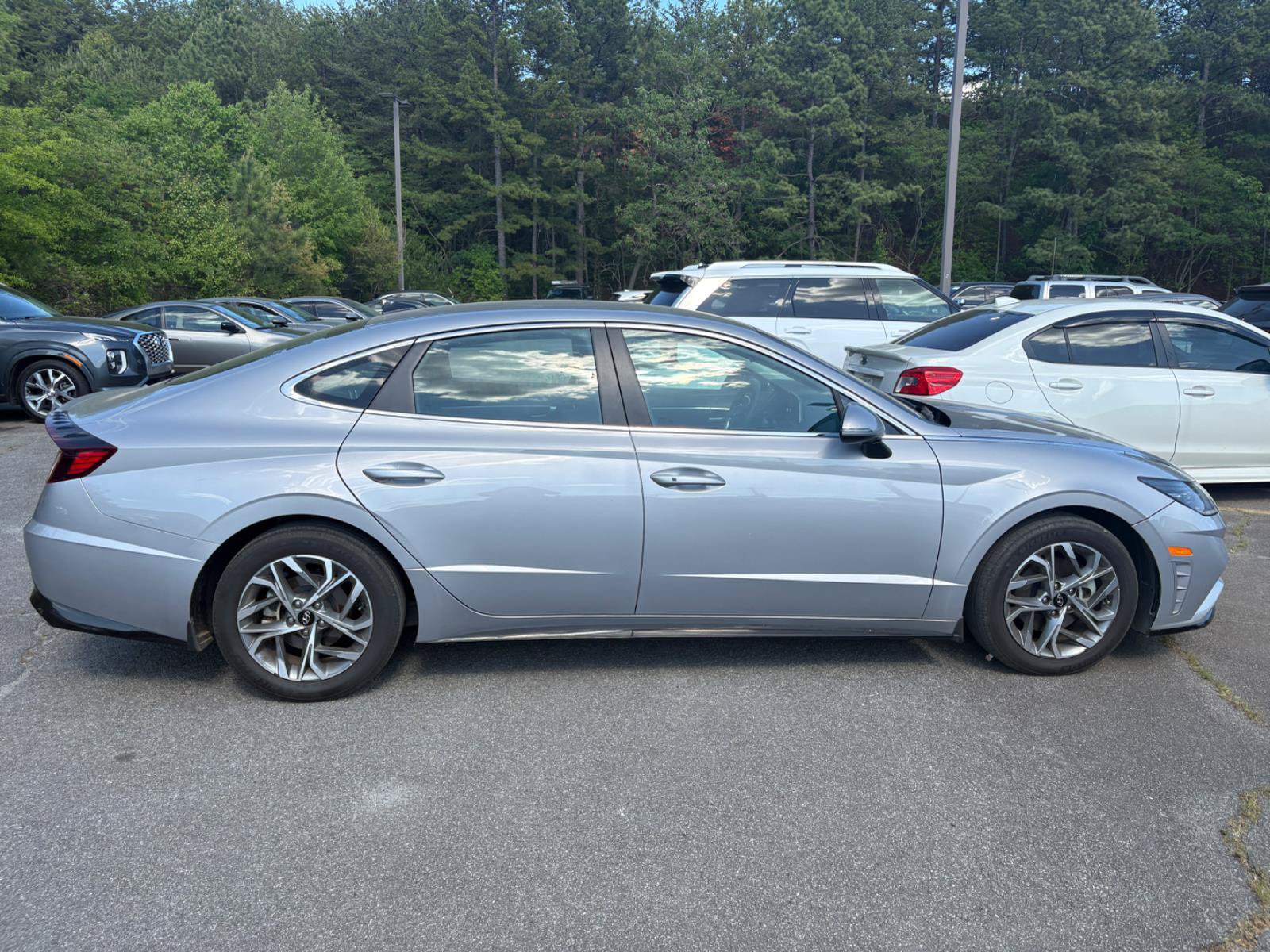 Used 2023 Hyundai Sonata SEL w/ Preferred Accessory Package FWD image 6