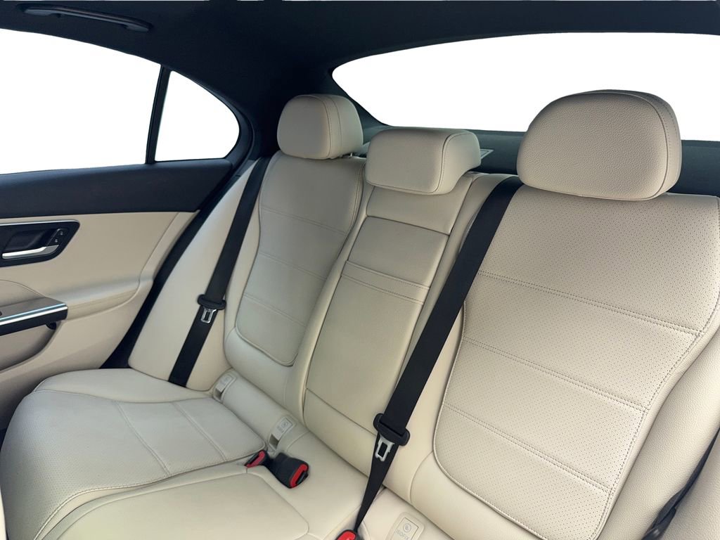 Used 2024 Mercedes-Benz C 300 Sedan image 34
