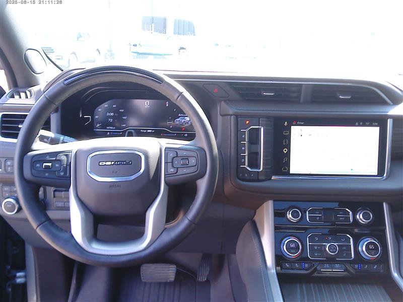 Used 2024 GMC Yukon XL Denali w/ Advanced Technology Package AWD/4WD image 16