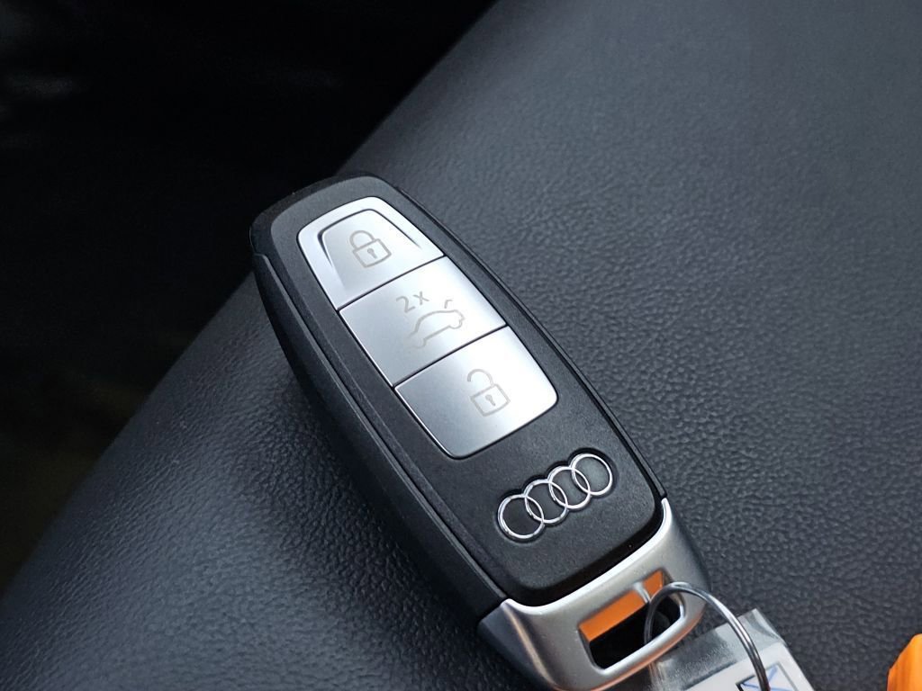 Used 2023 Audi Q4 e-tron Premium w/ Convenience Package image 35