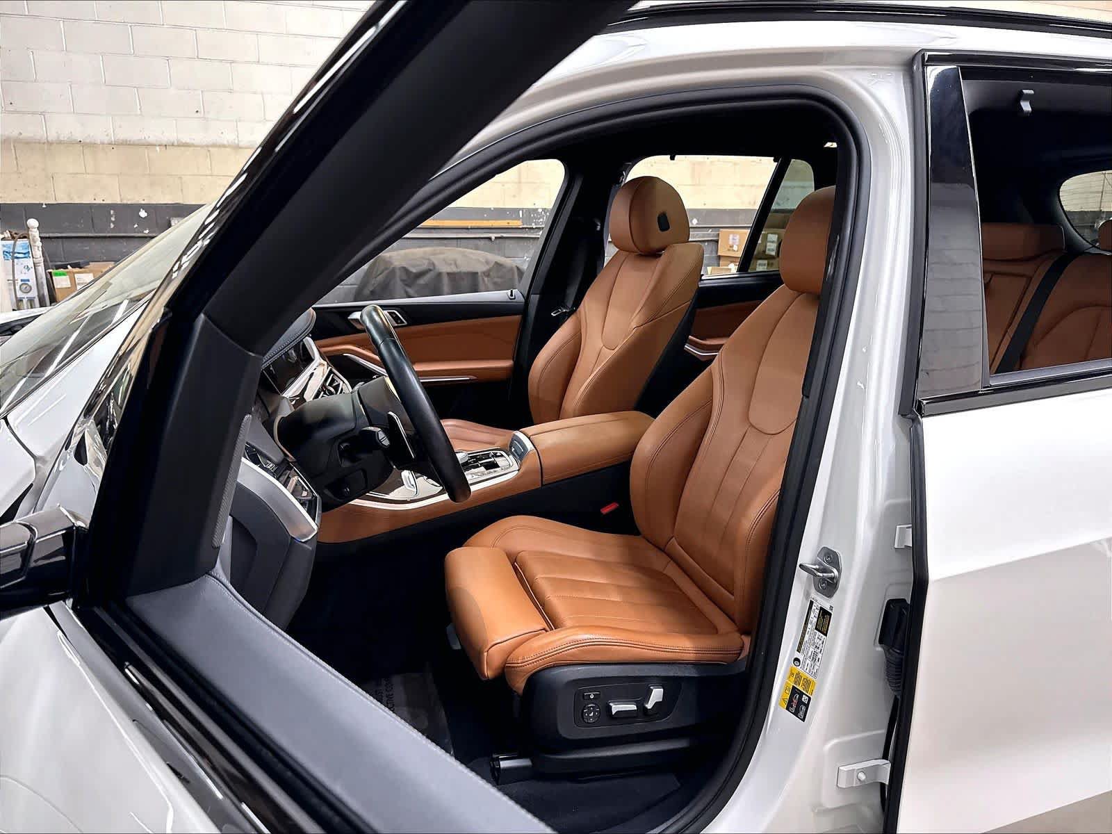 Used 2022 BMW X5 xDrive45e w/ M Sport Package AWD/4WD image 27