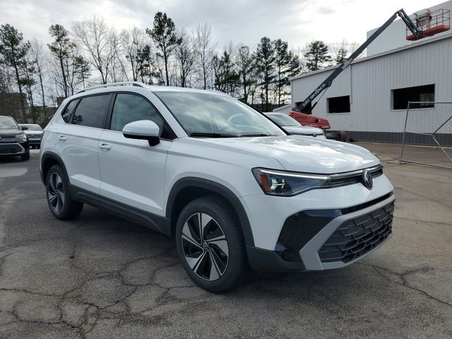 New 2026 Volkswagen Taos SE AWD/4WD image 3