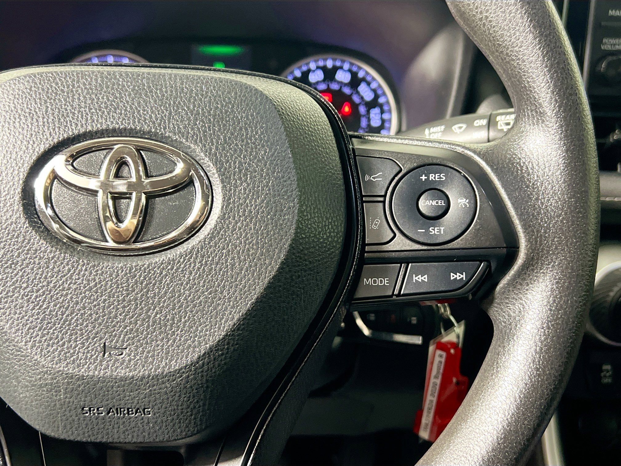Used 2020 Toyota RAV4 LE image 19