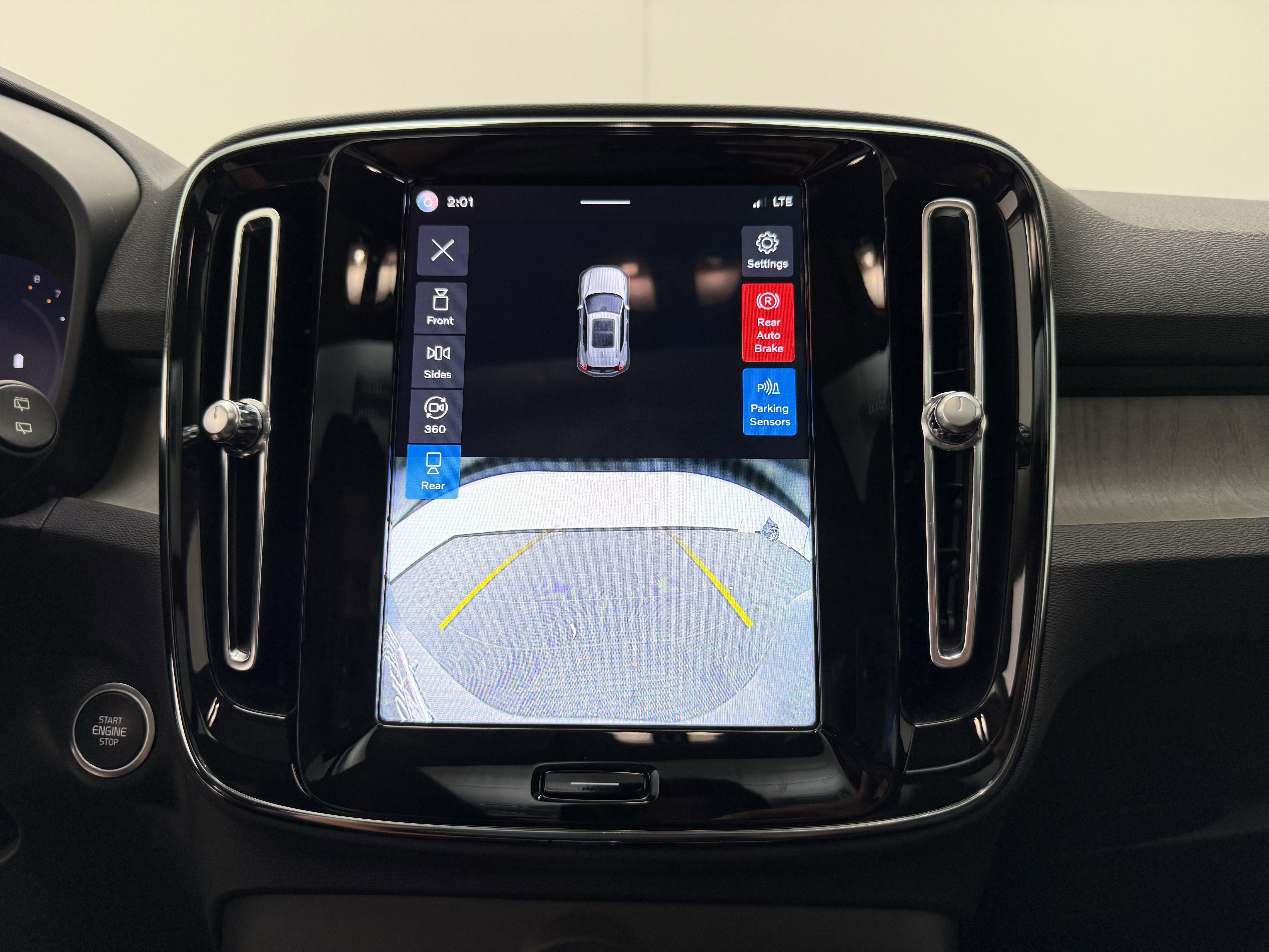 Certified 2023 Volvo XC40 B5 Plus w/ Driver Assist Package image 18
