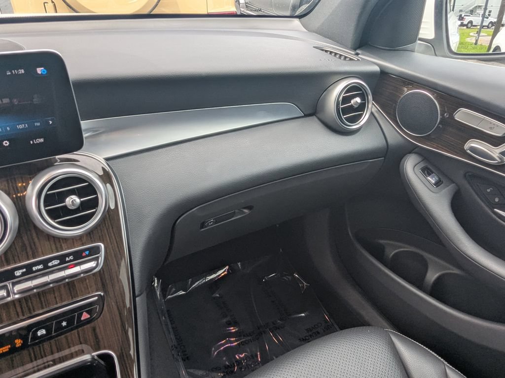 Used 2022 Mercedes-Benz GLC 300 4MATIC w/ Driver Assistance Package image 29
