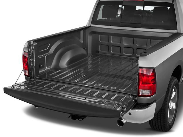 Used 2017 RAM 1500 Classic SLT RWD image 7