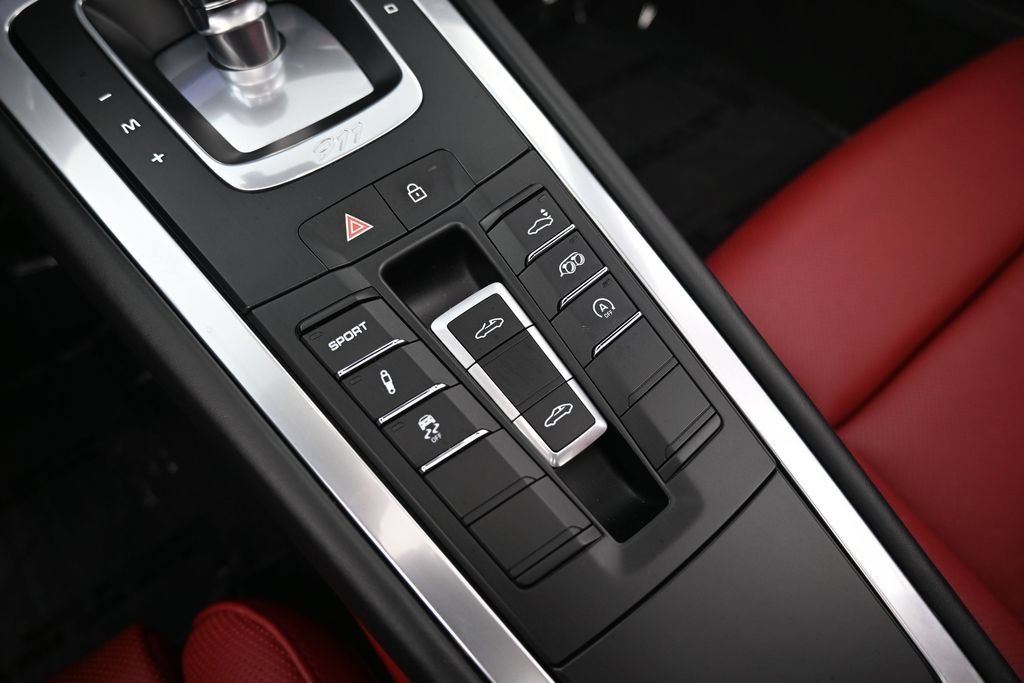 Certified 2019 Porsche 911 Targa 4 AWD/4WD image 23