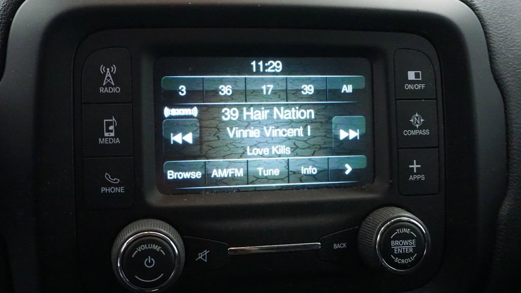 Used 2017 Jeep Renegade Latitude w/ Cold Weather Group image 35