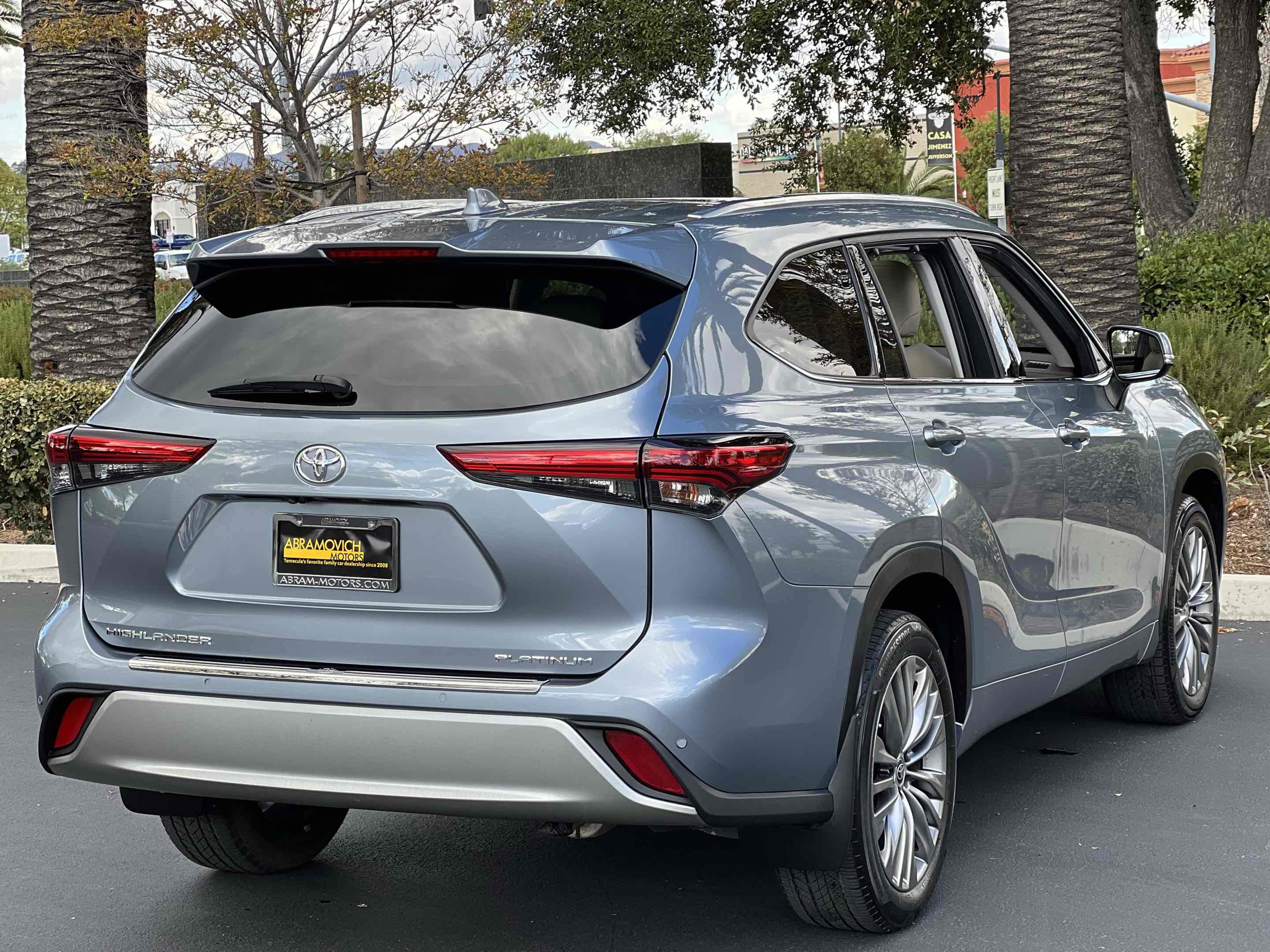 Used 2020 Toyota Highlander Platinum image 26