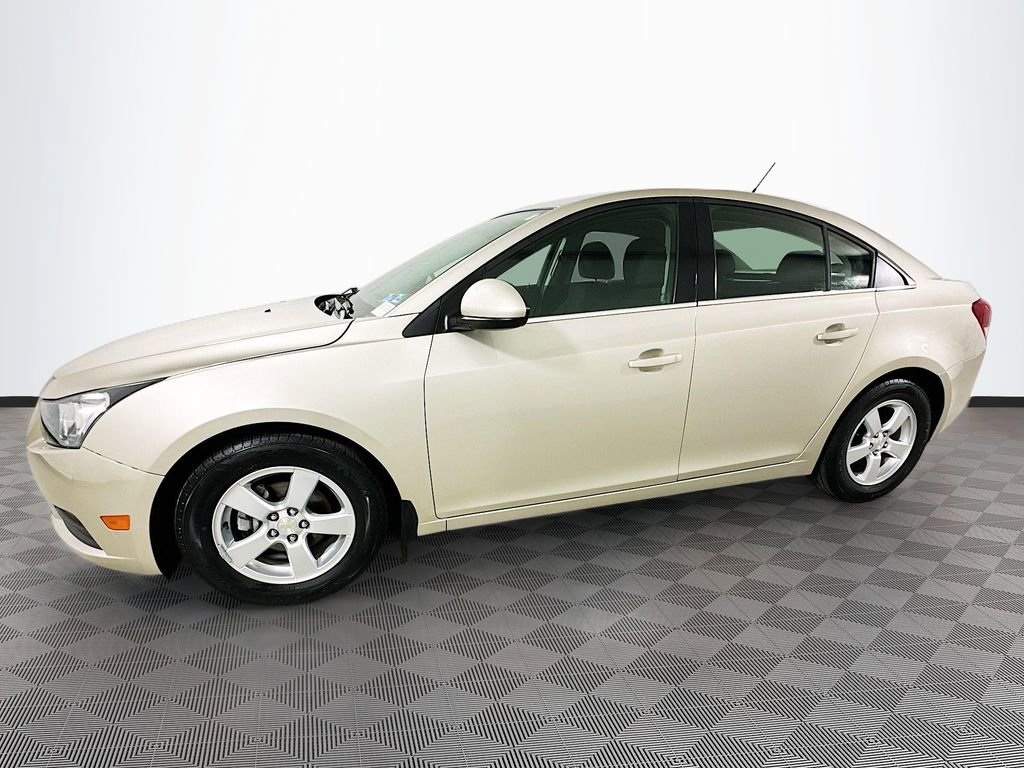 Used 2014 Chevrolet Cruze LT image 4