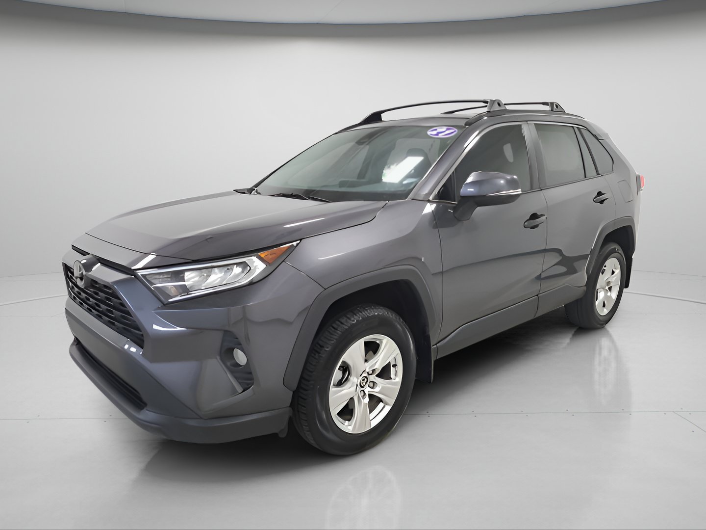 Used 2021 Toyota RAV4 XLE AWD/4WD image 3