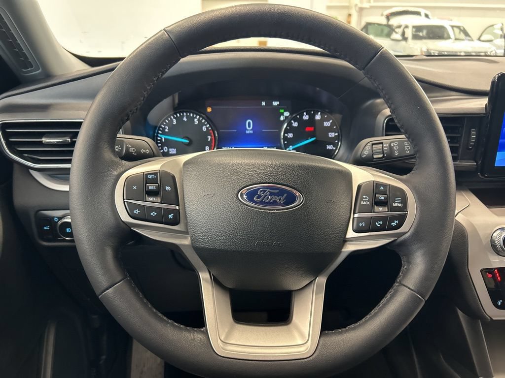 Used 2023 Ford Explorer XLT w/ Equipment Group 202A AWD/4WD image 7