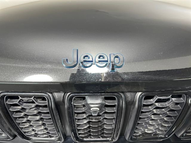 Used 2023 Jeep Grand Cherokee 30th Anniversary image 9