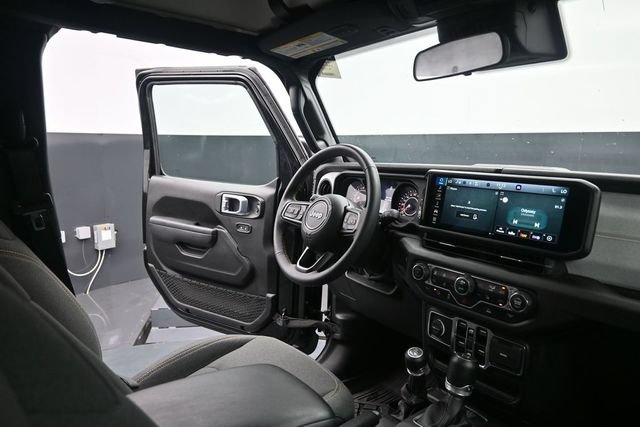 Used 2024 Jeep Gladiator Sport AWD/4WD image 44