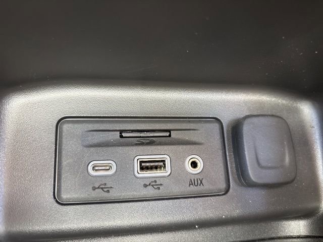 Used 2024 Chevrolet Equinox Premier AWD/4WD image 22