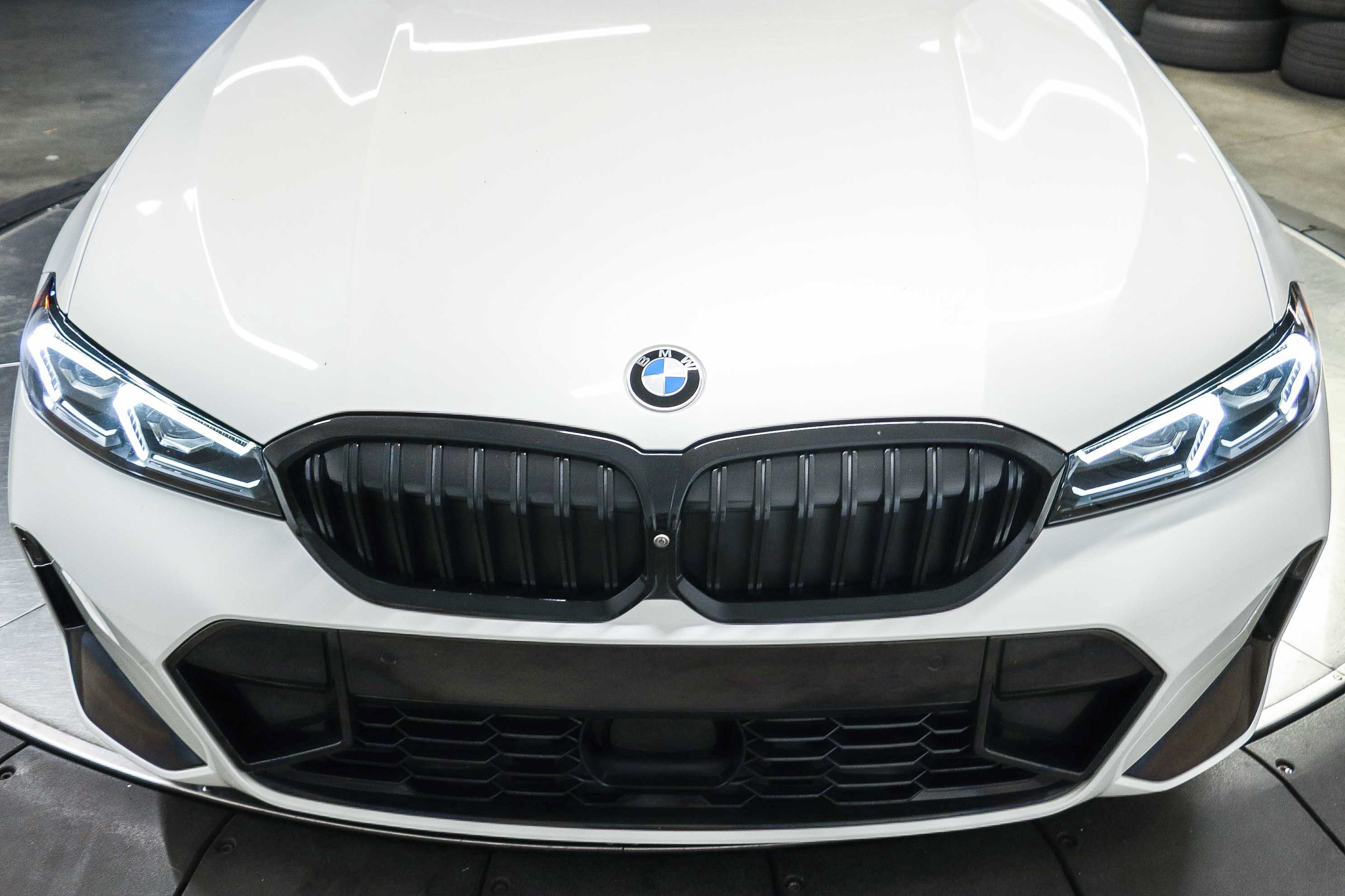 Used 2025 BMW 330i Sedan w/ M Sport Package RWD image 10
