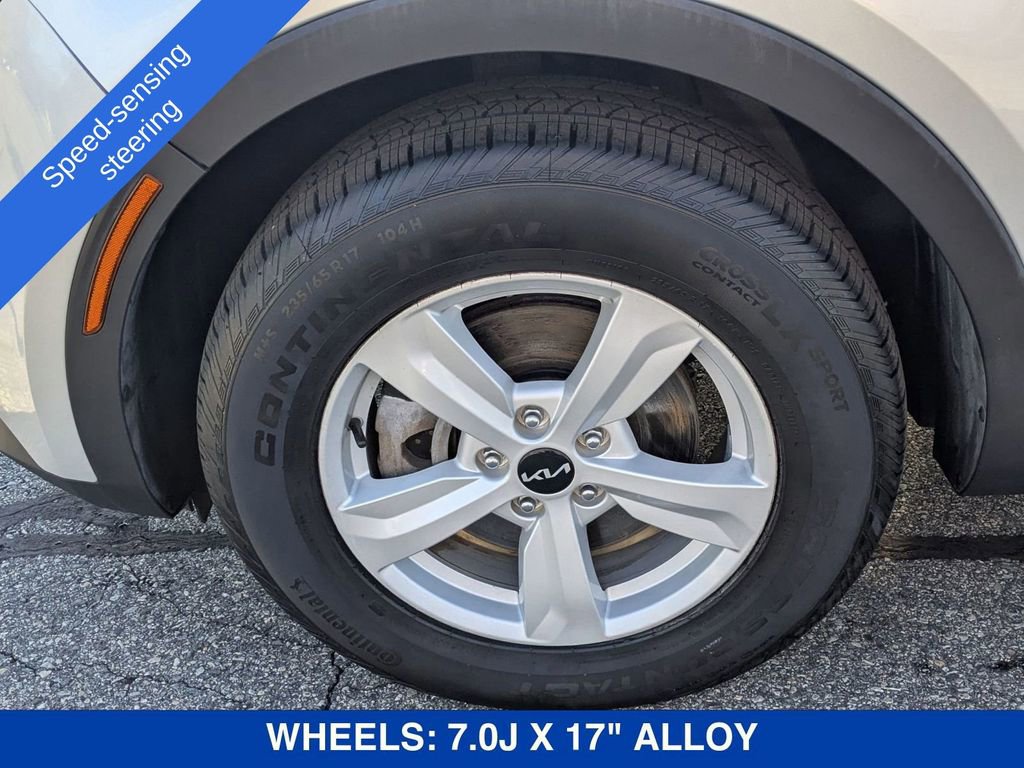 Used 2022 Kia Sorento LX image 10