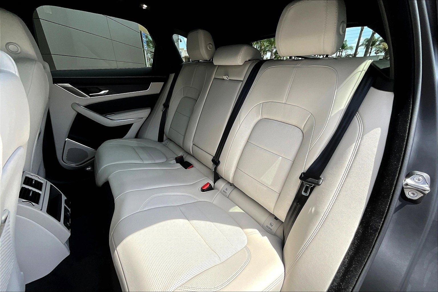 New 2026 Jaguar F-PACE R-Dynamic S image 10