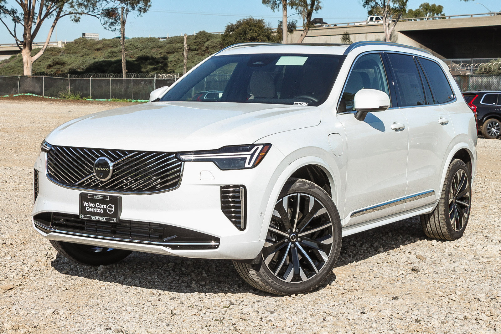 New 2026 Volvo XC90 T8 Plus w/ Protection Package AWD/4WD image 1