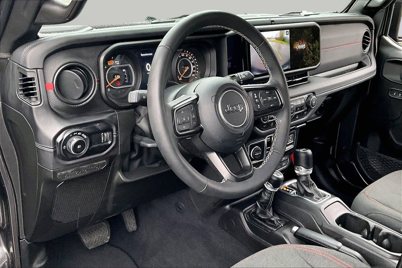 Certified 2025 Jeep Wrangler Unlimited Rubicon w/ Convenience Group image 19
