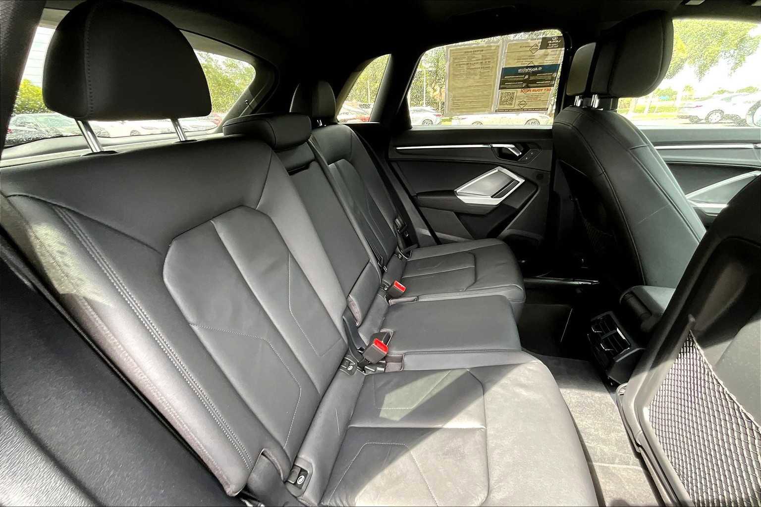 Used 2019 Audi Q3 2.0T Premium Plus image 18