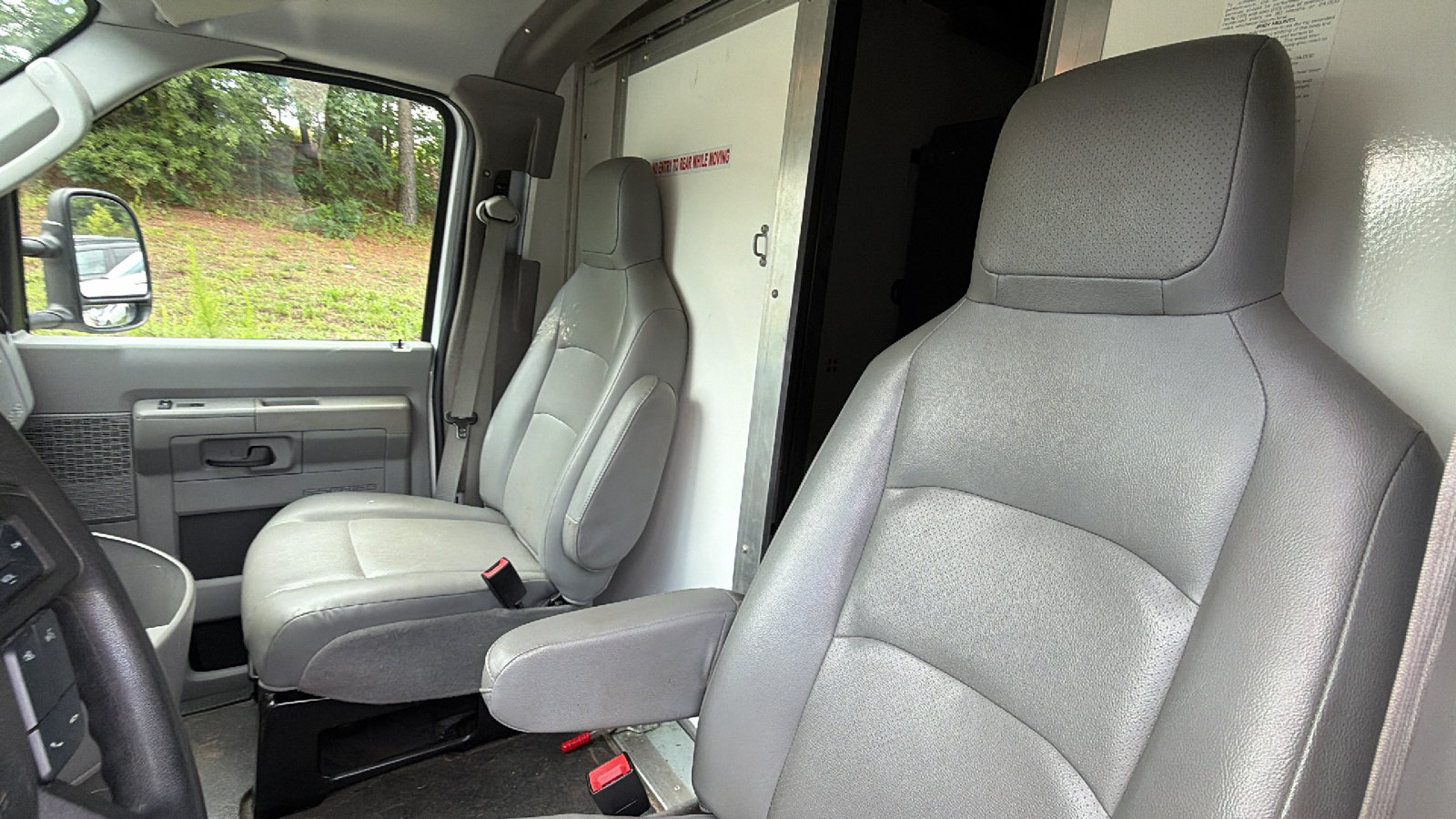 Used 2022 Ford E-350 and Econoline 350 Super Duty RWD image 17
