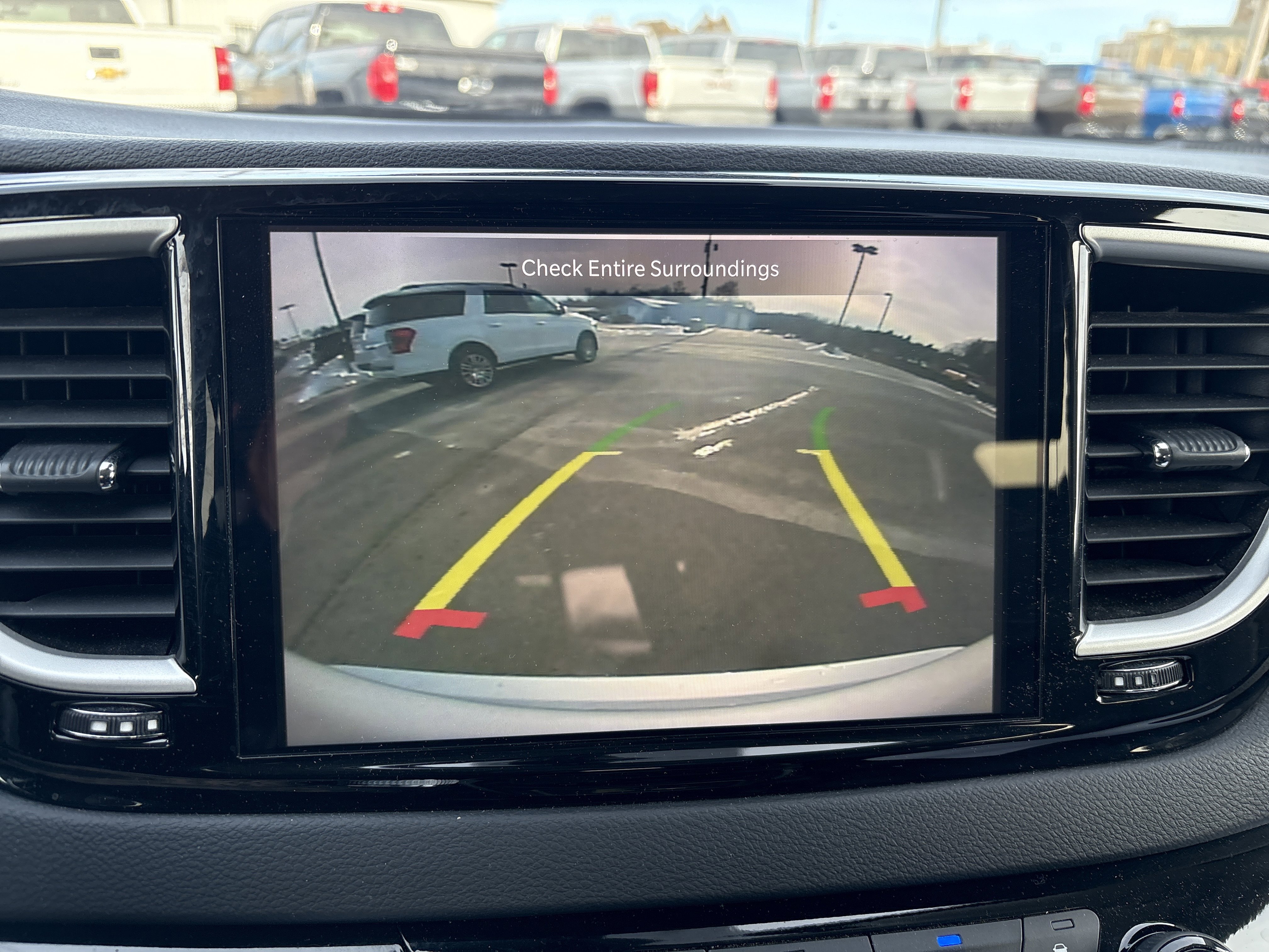 Used 2024 Chrysler Pacifica Touring-L image 27