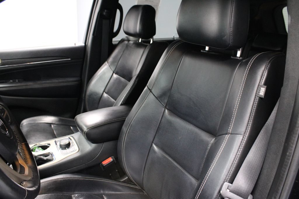 Used 2017 Jeep Grand Cherokee Limited w/ Luxury Group II AWD/4WD image 28