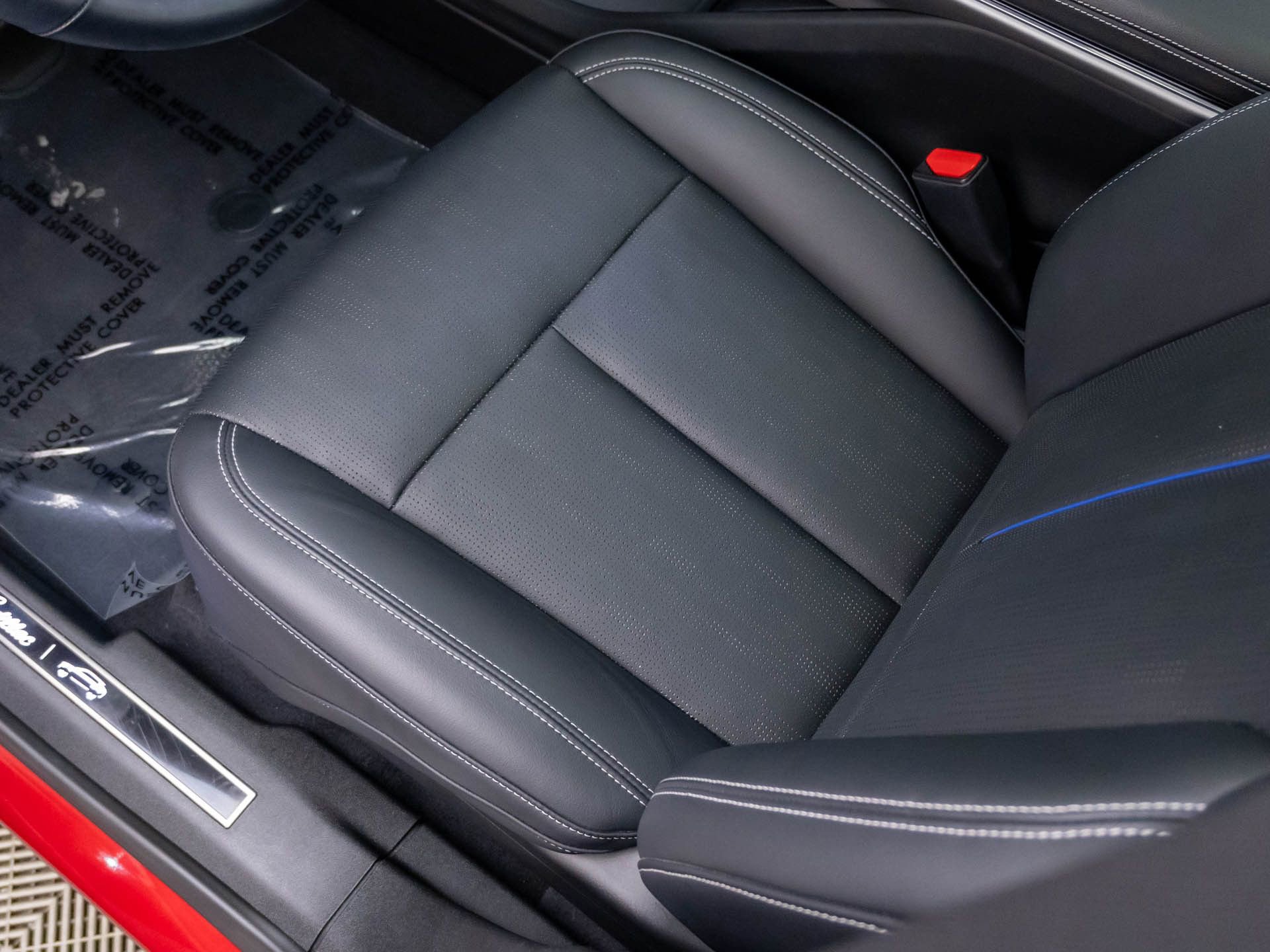 Certified 2025 Cadillac Lyriq Luxury w/ LPO, Floor Liner Package image 18