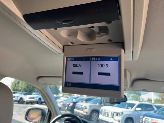 Used 2012 Chrysler Town & Country Touring-L w/ Entertainment Group #2 FWD image 34