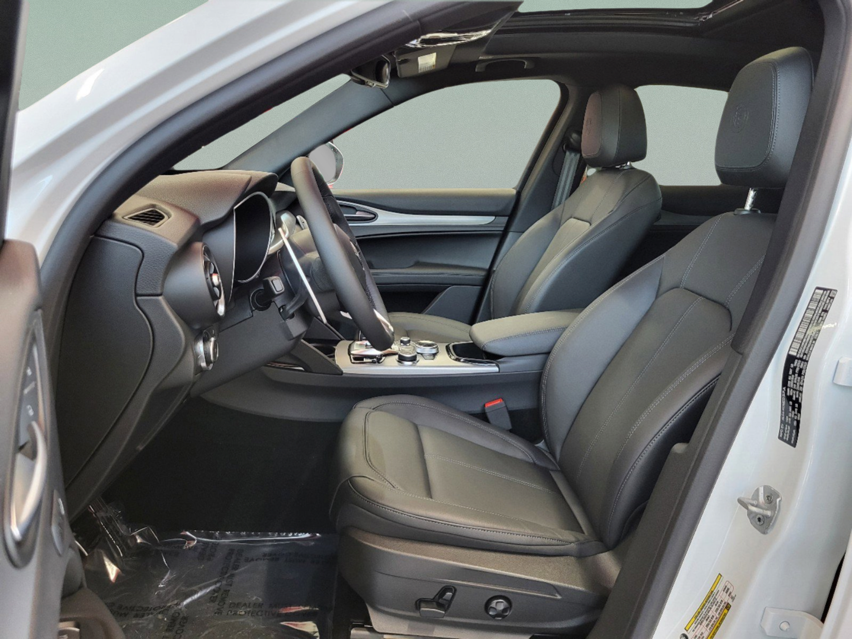 New 2025 Alfa Romeo Stelvio Sprint AWD/4WD image 32