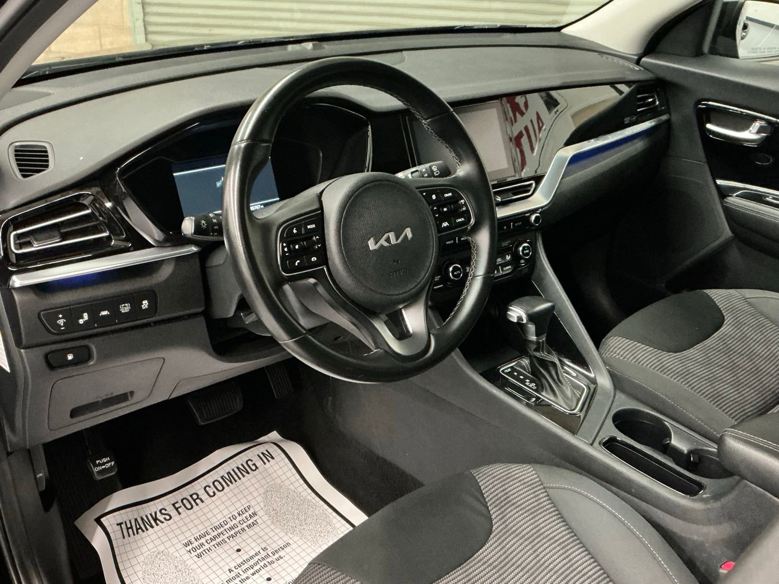 Used 2022 Kia Niro LXS w/ Digital Cluster Package image 9