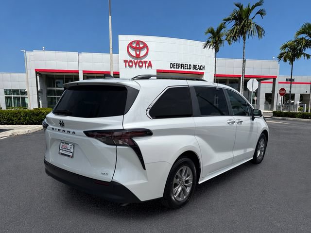Certified 2026 Toyota Sienna XLE FWD image 7