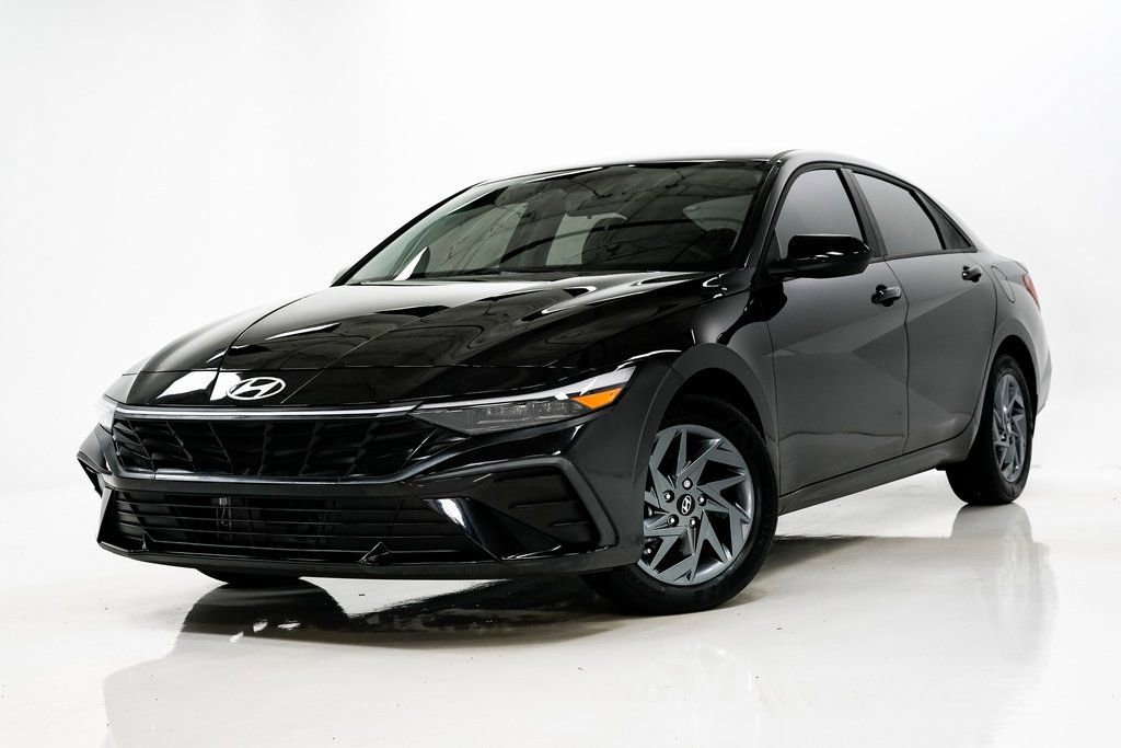 Used 2024 Hyundai Elantra Blue