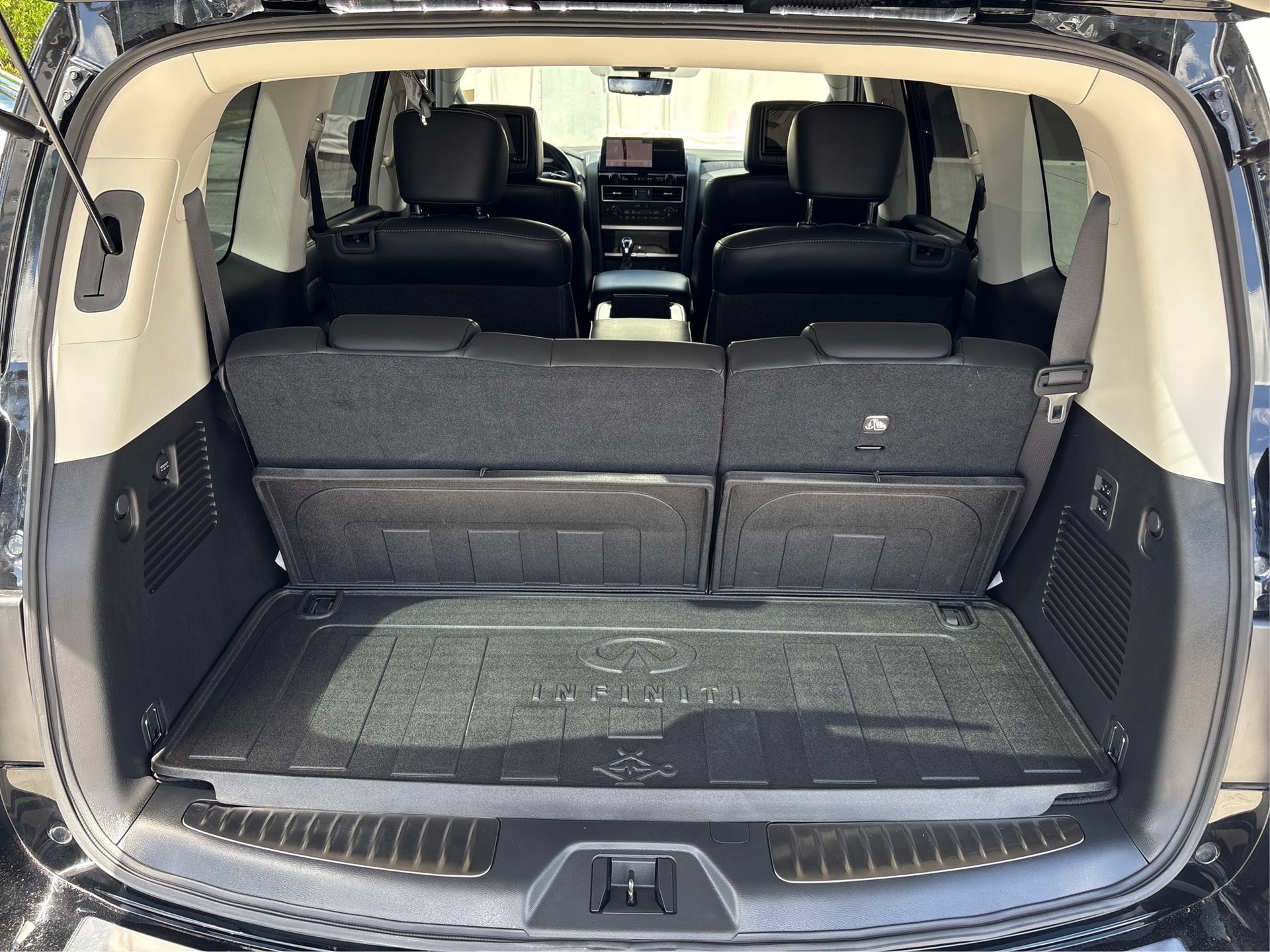 Used 2022 INFINITI QX80 Luxe w/ Cargo Package RWD image 11