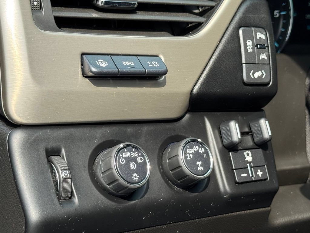 Used 2018 GMC Yukon Denali w/ Open Road Package AWD/4WD image 25