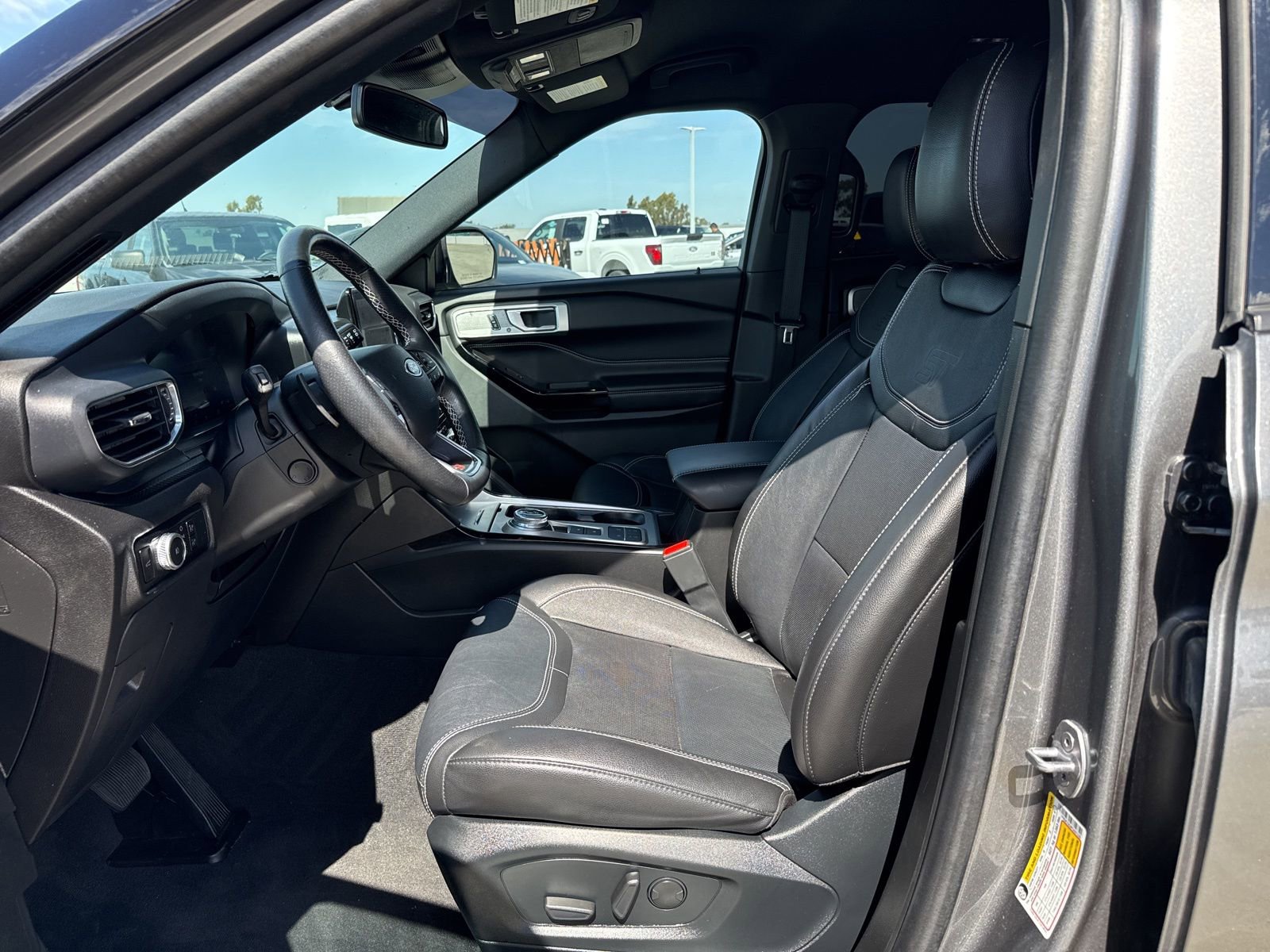 Used 2023 Ford Explorer ST w/ Equipment Group 401A image 5