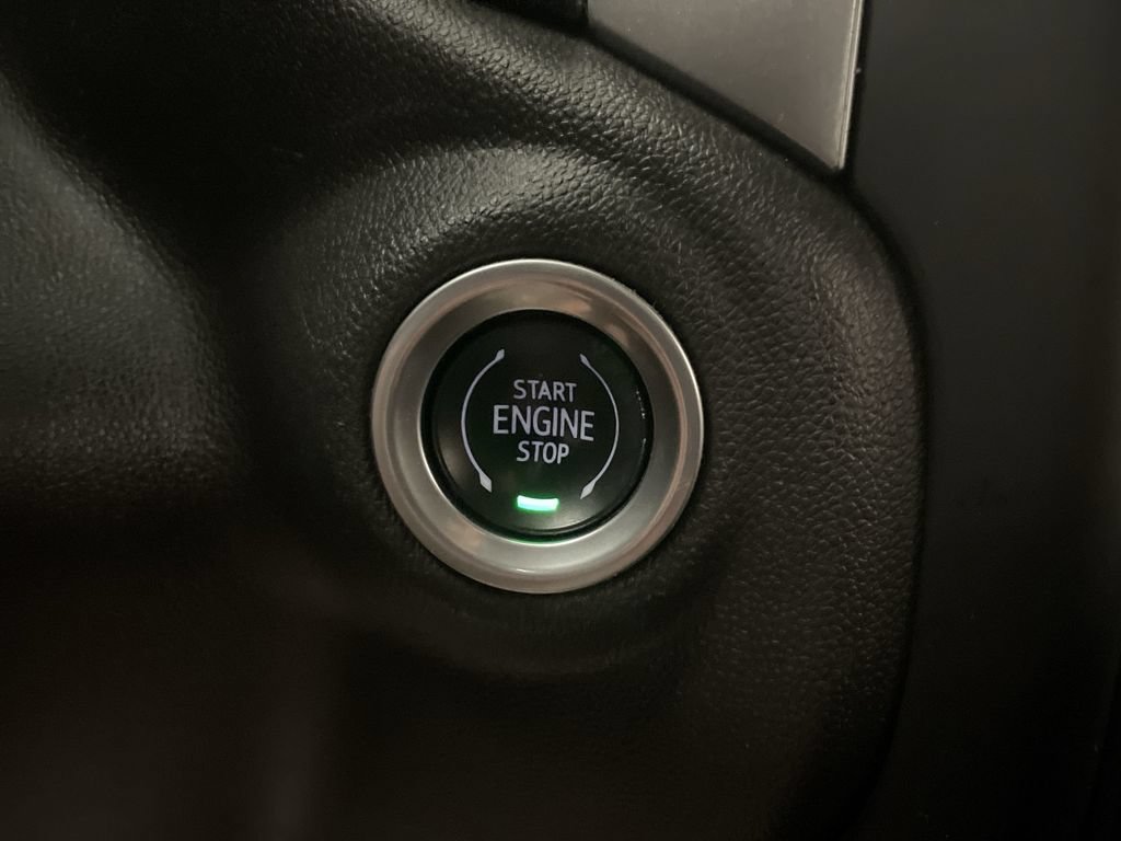Used 2022 Chevrolet Silverado 1500 LT AWD/4WD image 11