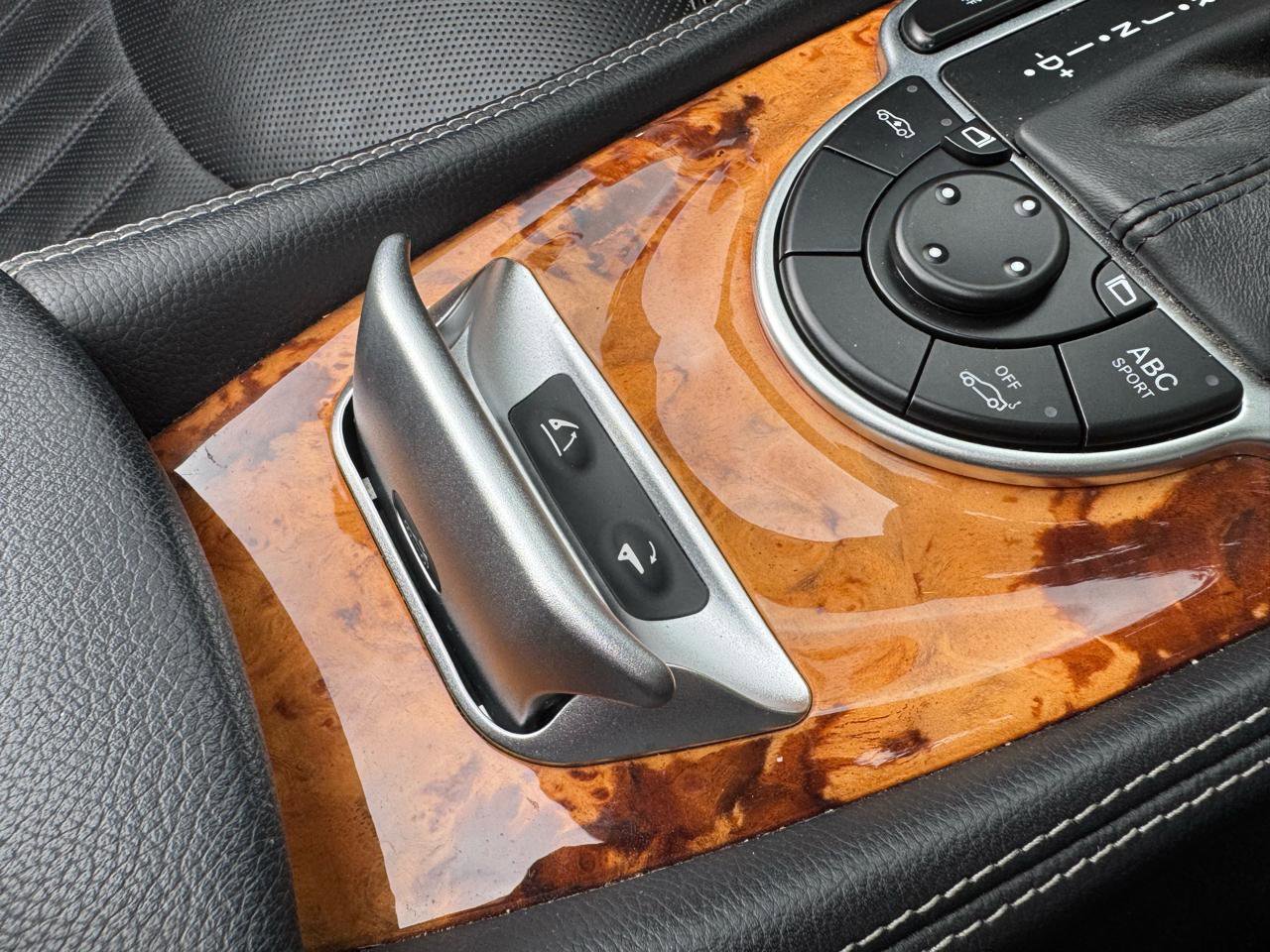 Used 2012 Mercedes-Benz SL 550 image 26